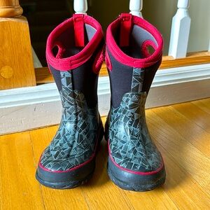 Bogs insulated waterproof boots, Boys, size 9